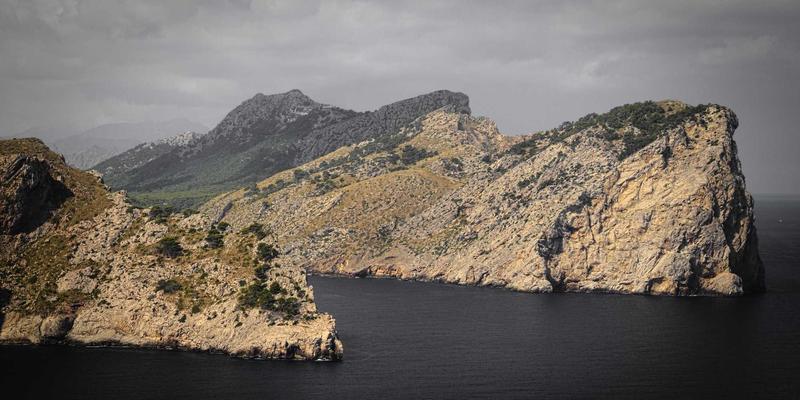 法式生活智慧：跟随四季流转，在饮食、穿搭与旅行中活出艺术感